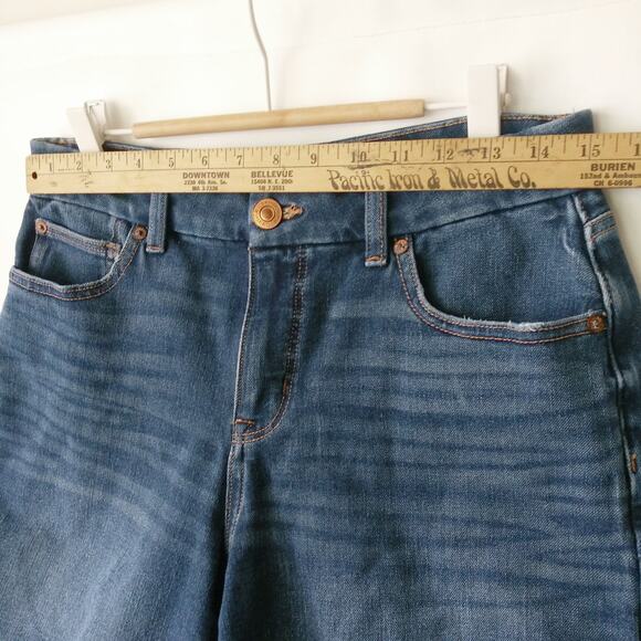 American Eagle The Dream Short Curvy Midi Size 8 Blue Denim Jean Cutoffs 5" - Picture 11 of 13